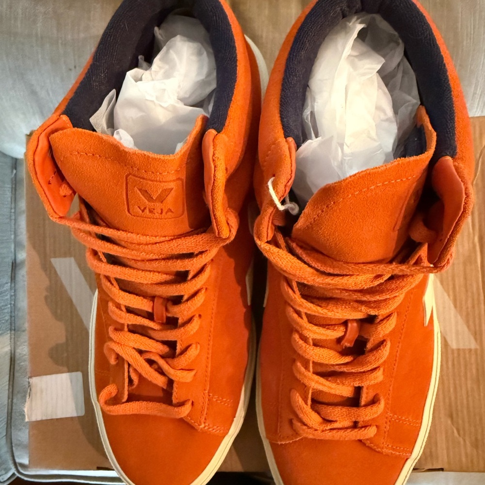 Veja Vibrant Orange High-Tops - Picture 4 of 9